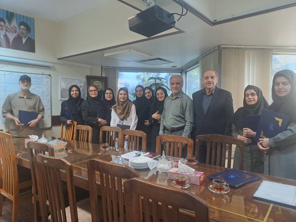 قدردانی از همکاران ساعی دانشکده پیراپزشکی